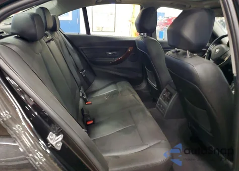 2013 BMW 328 Xi z USA, uszkodzony, nr VIN WBA3B3C51DF535564